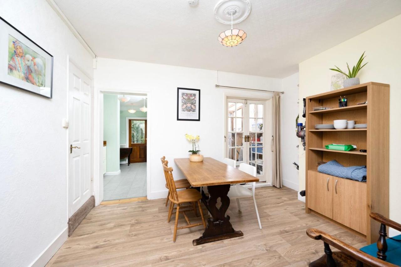 3br House A Perfect Group Getaway London