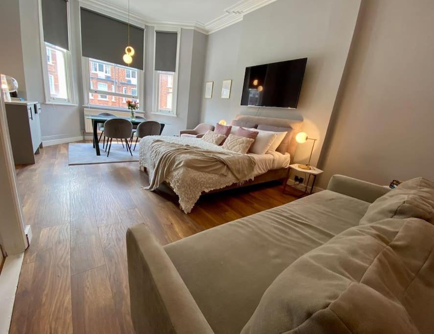 For 3 Near Regents Park N5 Apartment London
