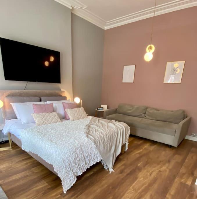 For 3 Near Regents Park N5 * London