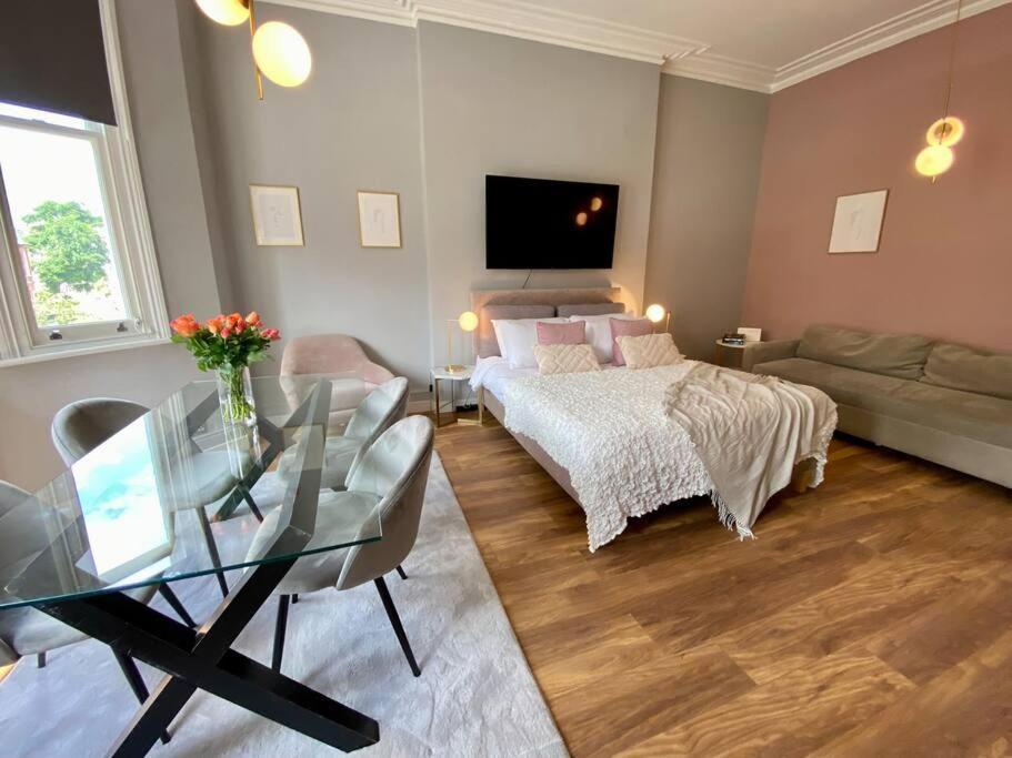For 3 Near Regents Park N5 London