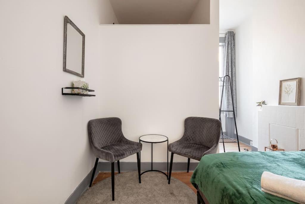 2a - Bright & Airy 2 Bed Flat - 20 Mins To Apartment London