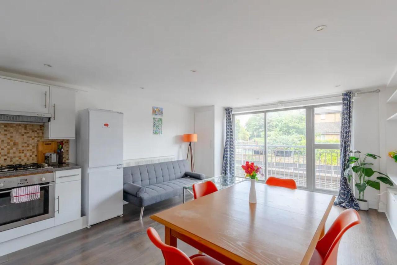 Bright & Contemporary 1bd Flat - Haggerston * Londen