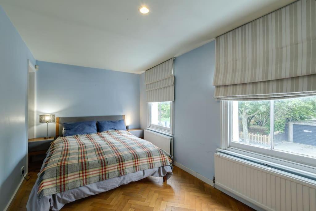 Holiday home 1 Bed Townhouse In Battersea Close To River Thames *
