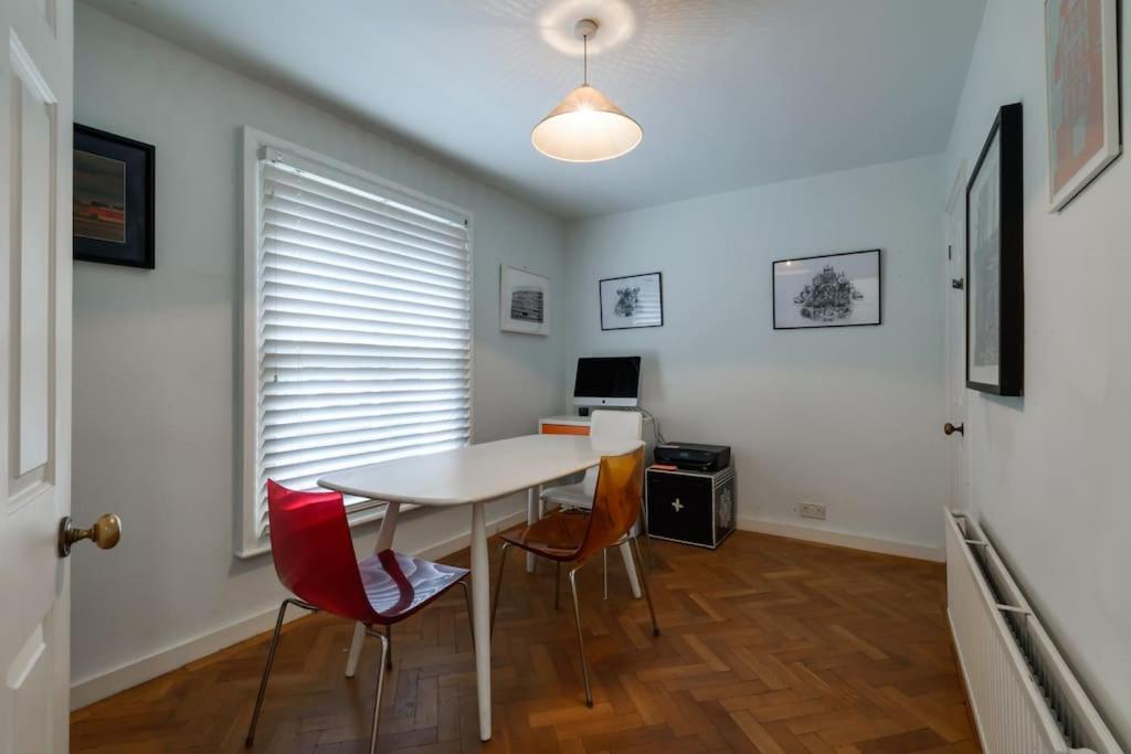 1 Bed Townhouse In Battersea Close To River Thames Ferienhaus *