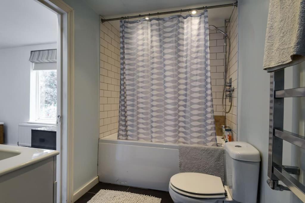 1 Bed Townhouse In Battersea Close To River Thames * London