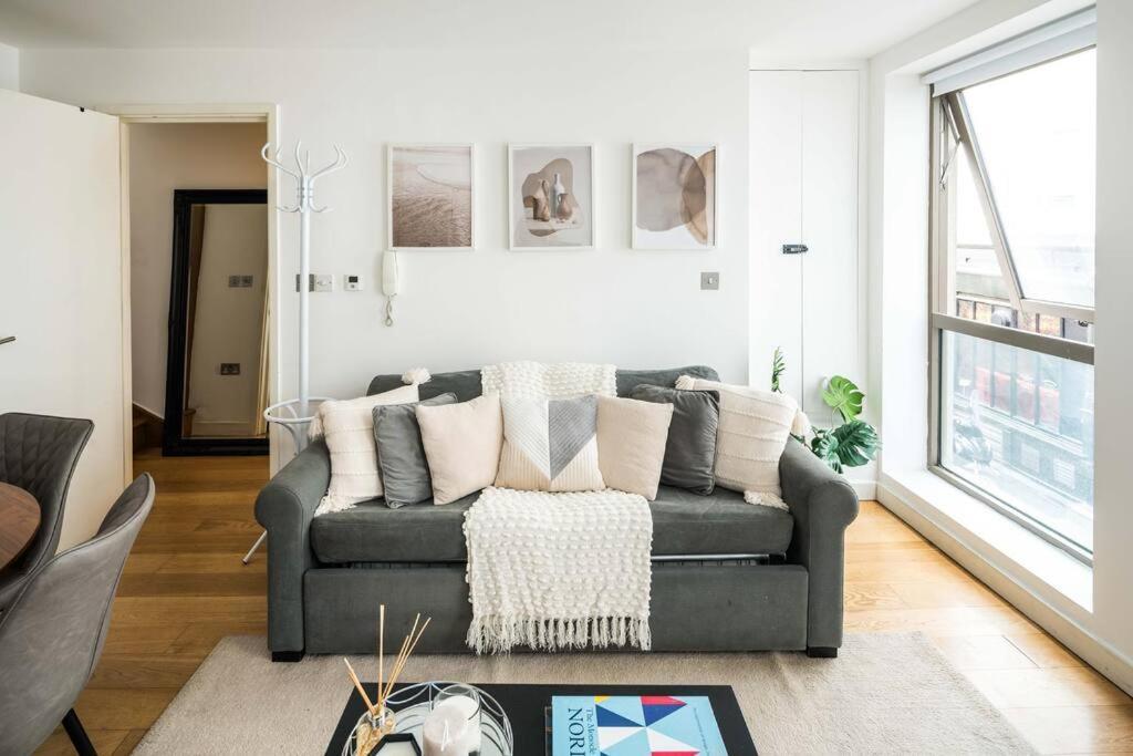 Renovated 2br, 2ba Near Hyde Park 1 Min From Tube Apartment London