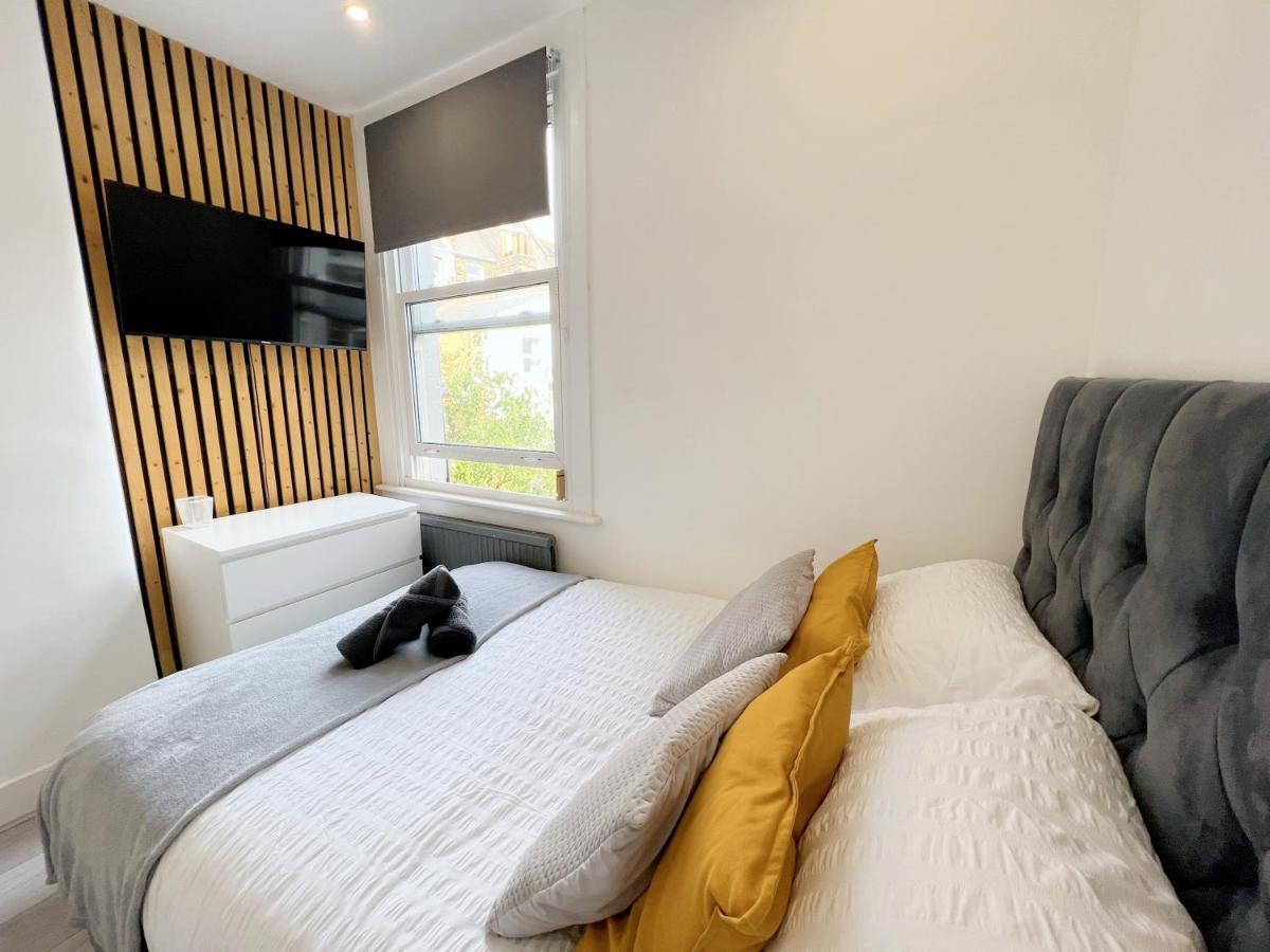 Homestay Minet Gardens - Modern Centrally Located - 5
