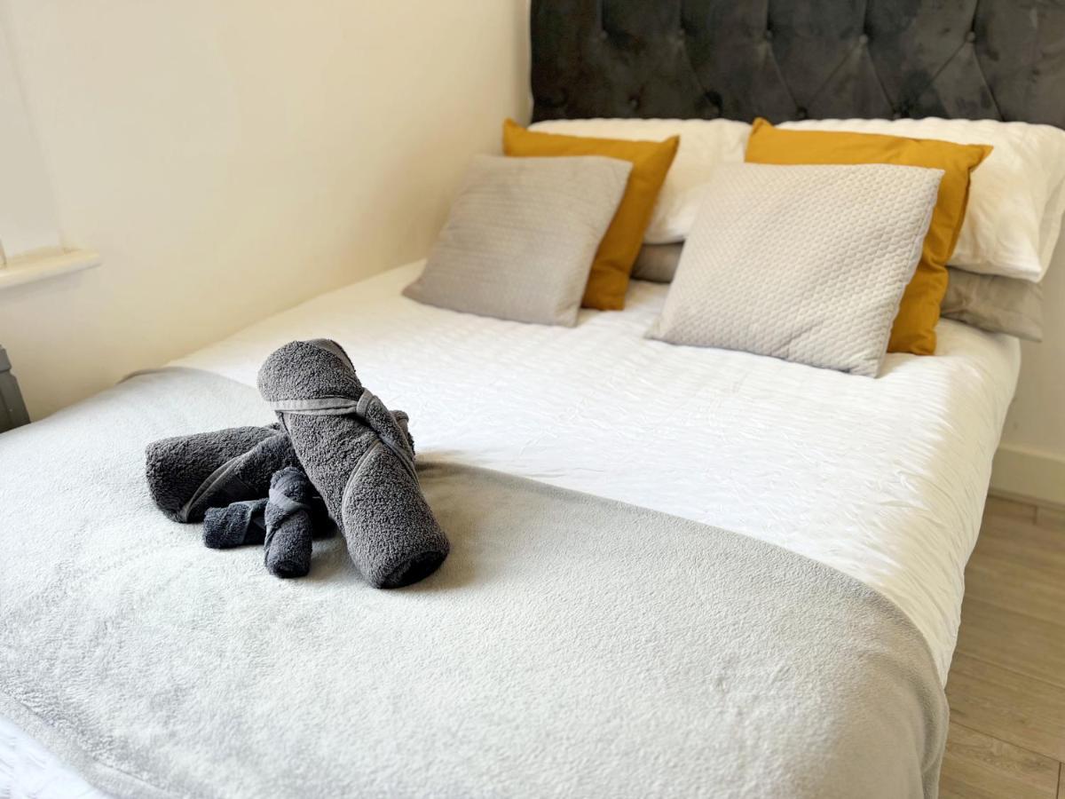 Minet Gardens - Modern Centrally Located - 5 Homestay London