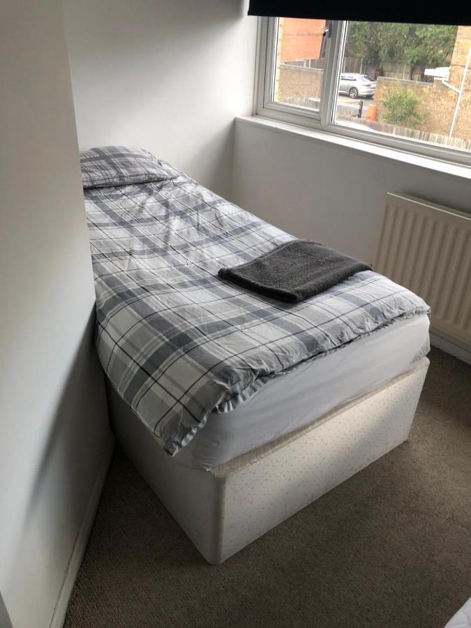 Сasa de vacaciones 3 Bedroom House Wimbledon Londres