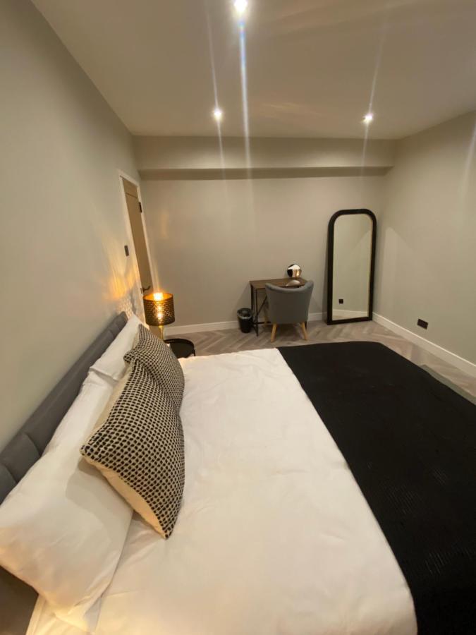 Luxury 2 Bed 1 Bath In By Graceful Appartement Londen