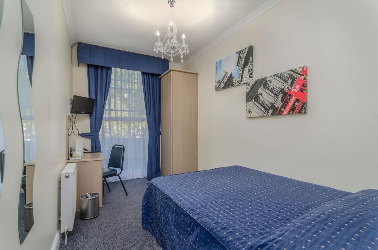 Gower Hotel 3*