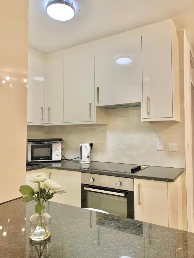 1 Br-kensington-24 7 Security-netflix Apartment *