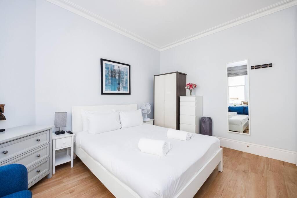 Charing Cross Road One Bedroom Apartment London
