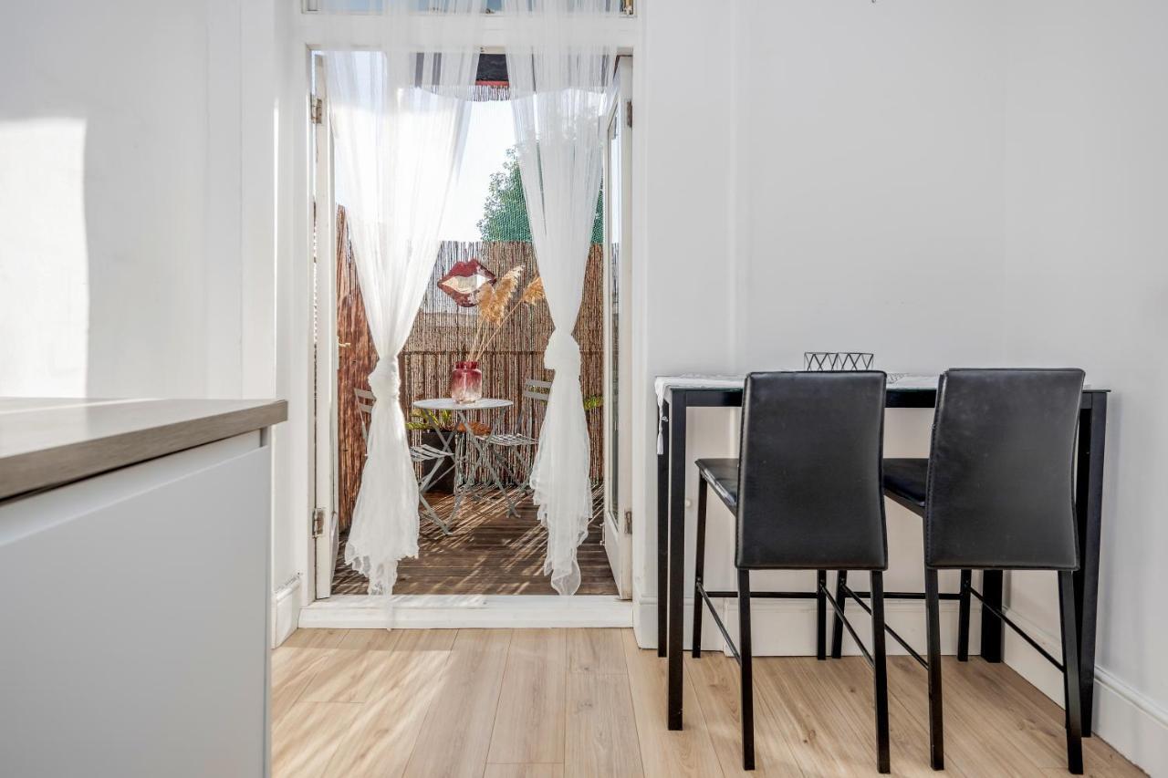 Kensington Apartment