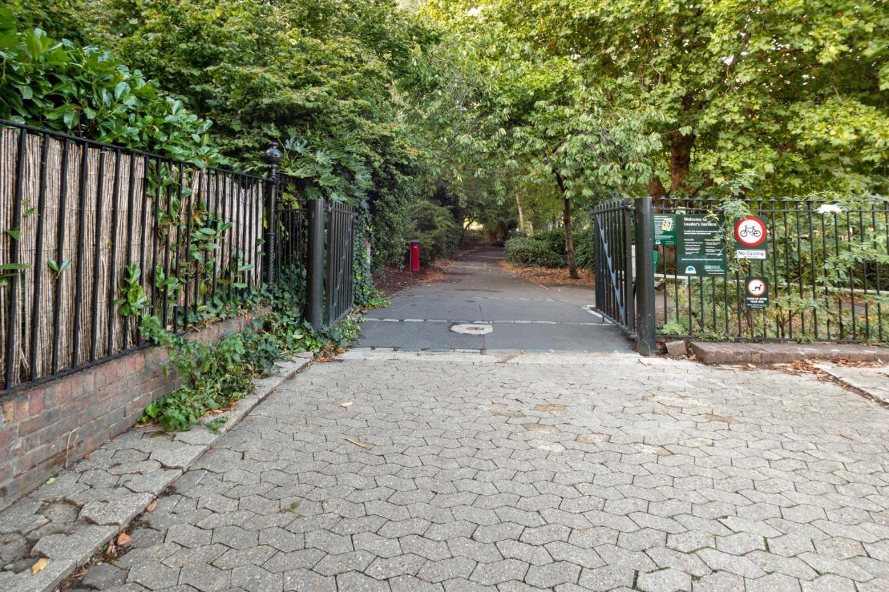 Fabulous Riverside In Putney Londen
