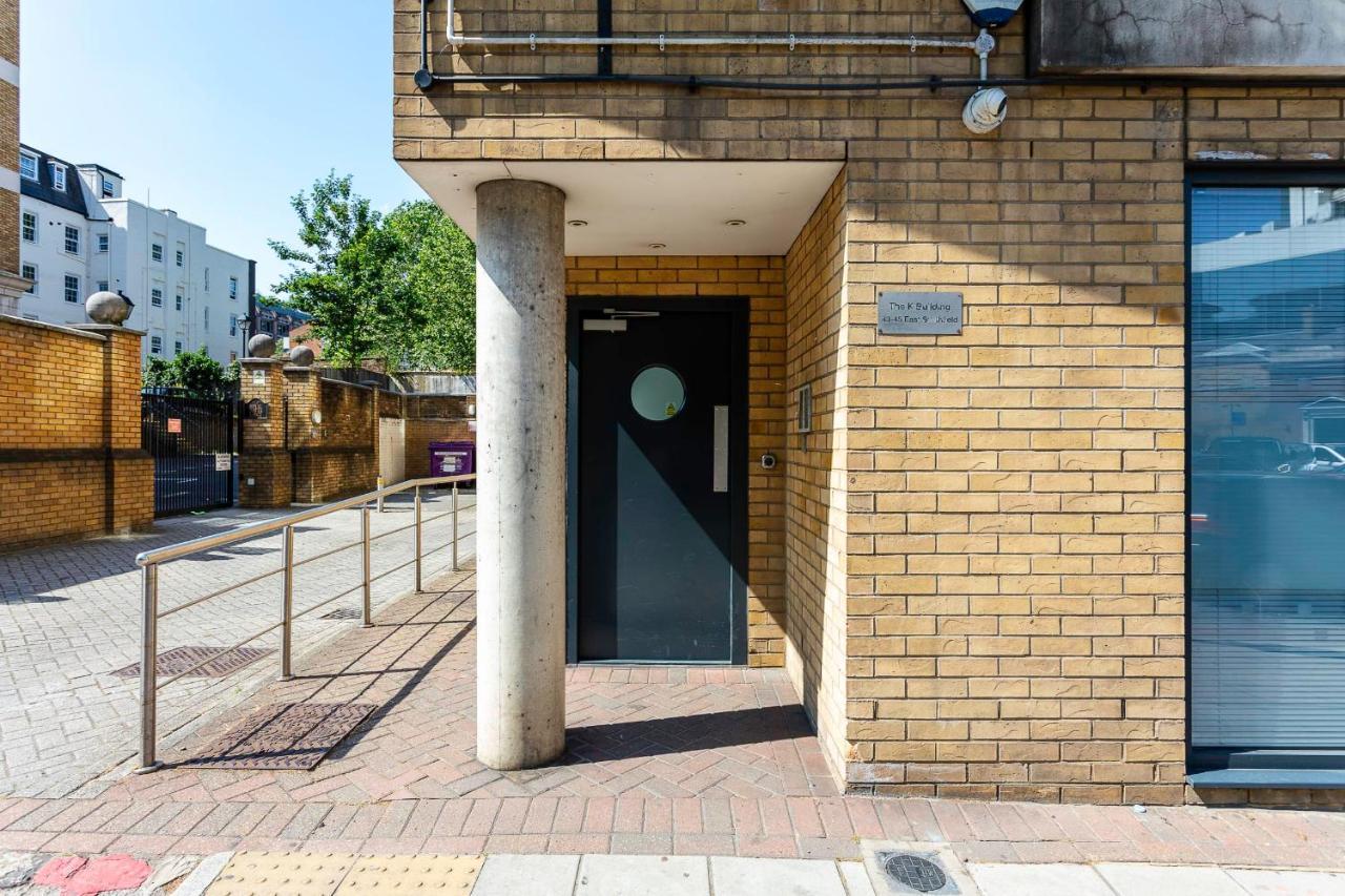Modern Tower Hill Penthouse Apartment London