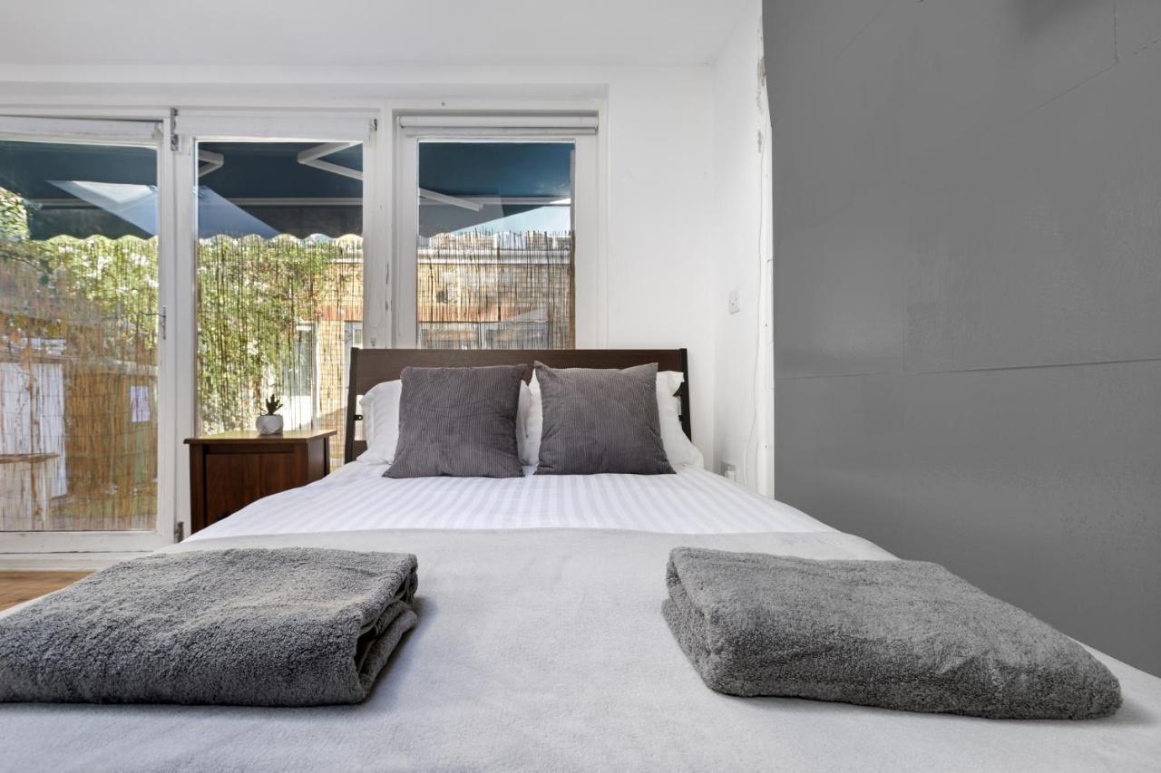 Fabulous Riverside In Putney Londen