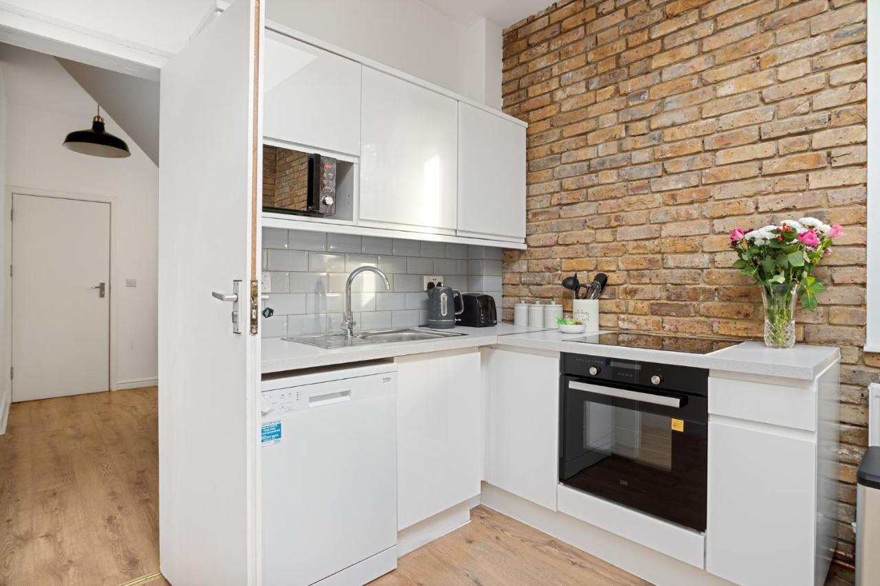 Fabulous Riverside In Putney Londen