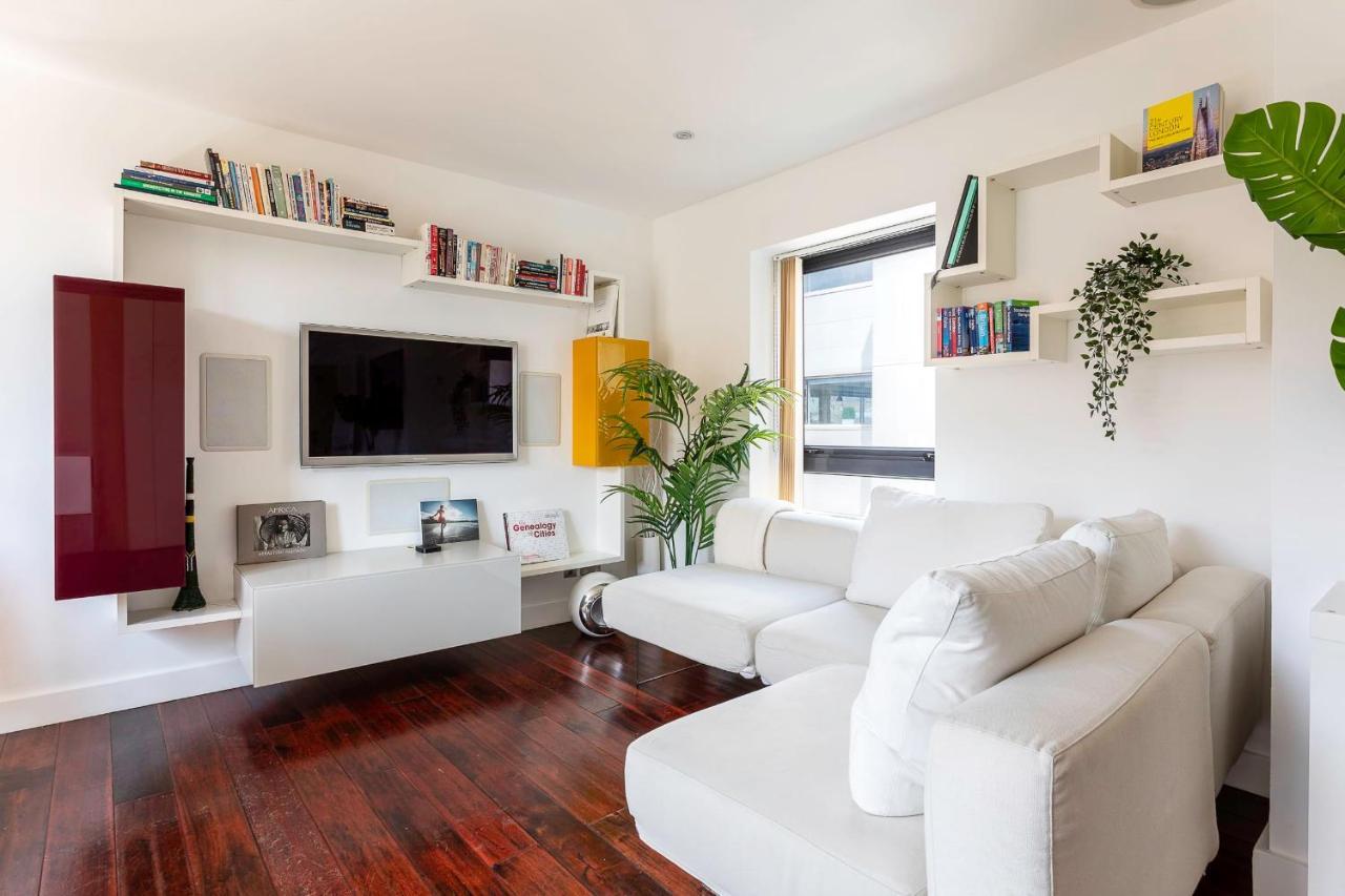 Apartment Modern Tower Hill Penthouse *