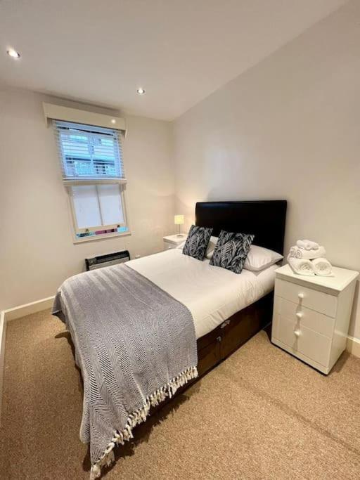 Apartment Spacious 2bed/2bath Flat Next To Eye *