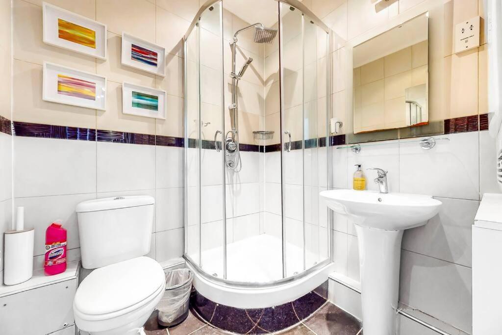 Apartment Vibrant And Sunny 2 Bedroom In Hyde Park *