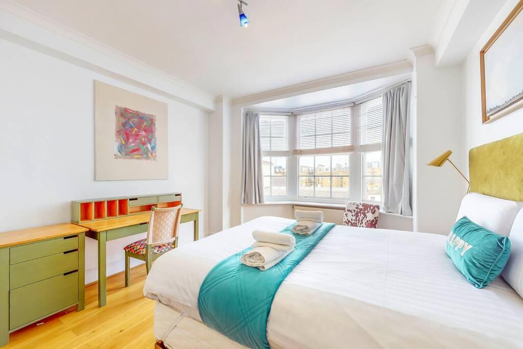 Vibrant And Sunny 2 Bedroom In Hyde Park Apartment London
