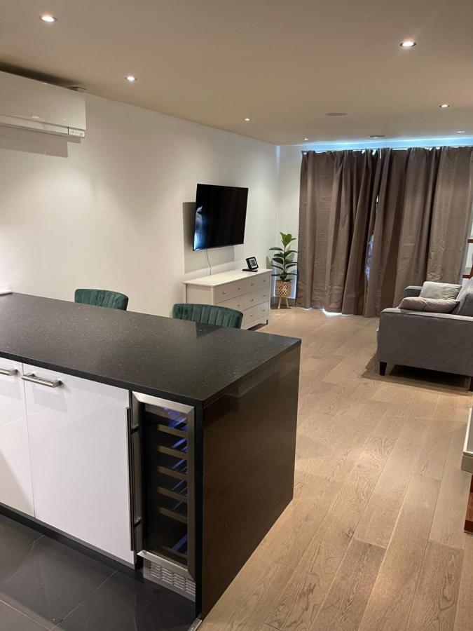 Apartment Imperial Wharf Chelsea Octavia House