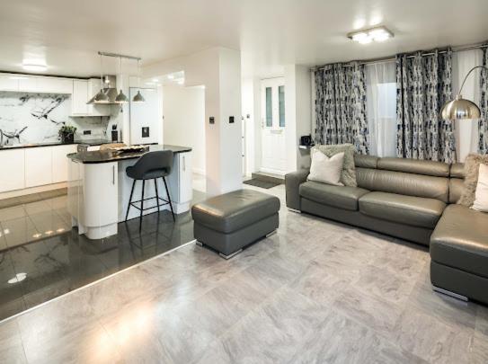 Apartamento New Modern Hybrid 4 Bedroom 7 Bed 9 Guest Capacity Londres