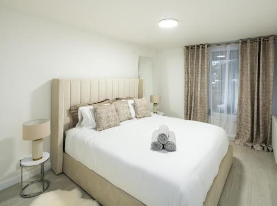 New Modern Hybrid 4 Bedroom 7 Bed 9 Guest Capacity Apartamento Londres