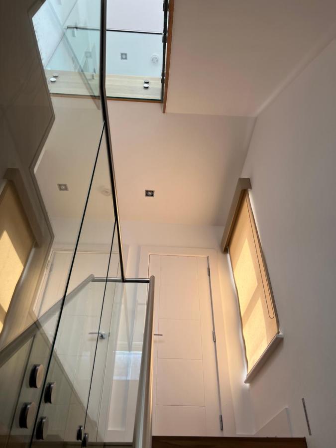 3 Bed/3.5 Bath Gated Mews House W/ Private Garden Holiday home