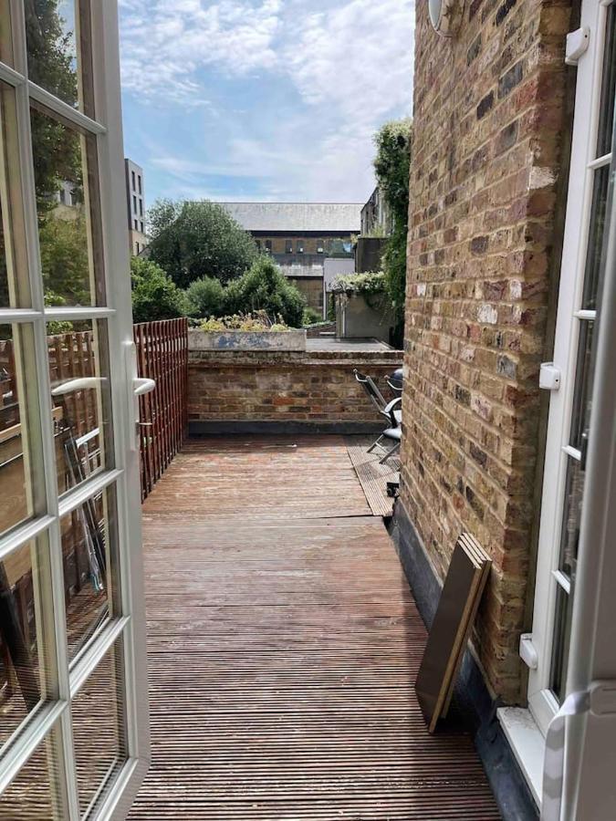 Apartment Quiet And Cozy 2 Seperate Bedrooms And 2 Bathroom With Terrace London