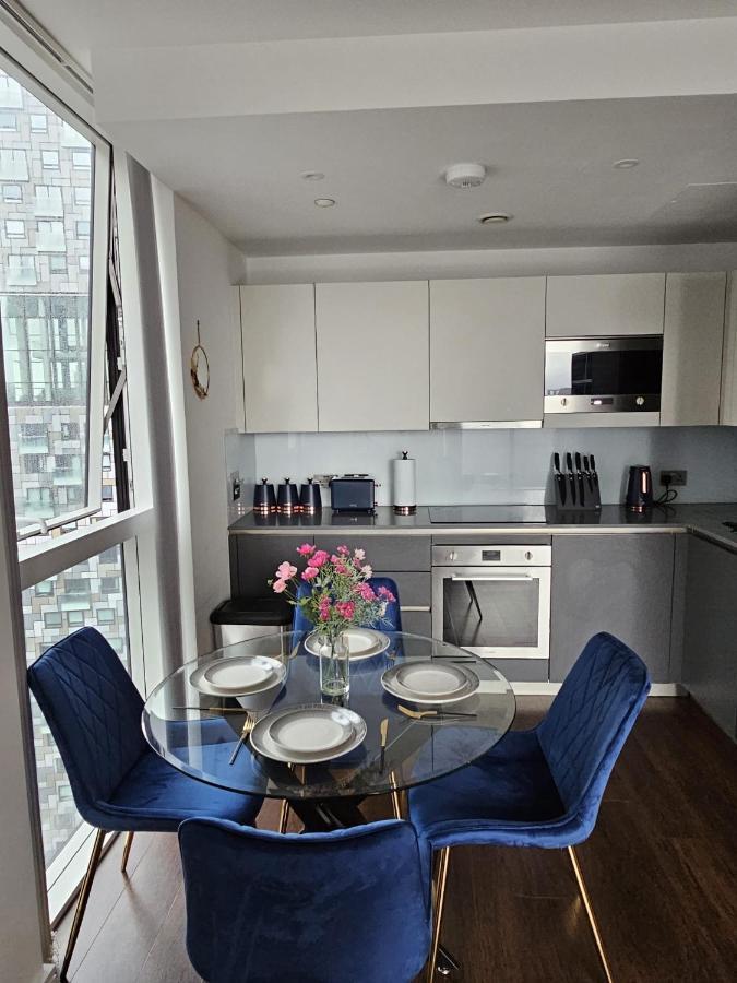 Apartment 2 Bed Luxurious Canary Wharf *