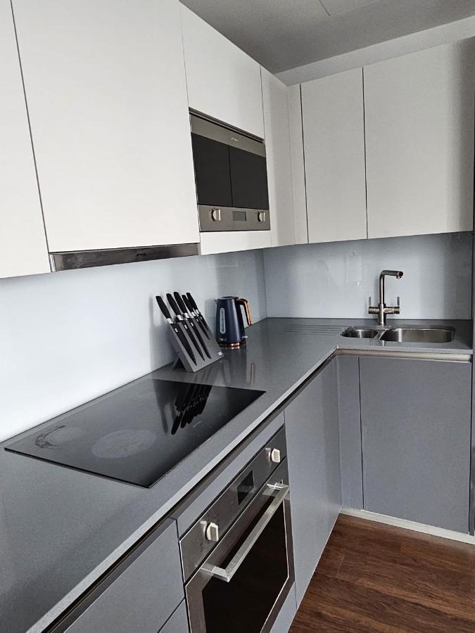 Apartment 2 Bed Luxurious Canary Wharf *