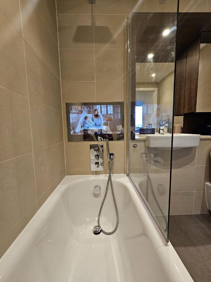 Apartment 2 Bed Luxurious Canary Wharf