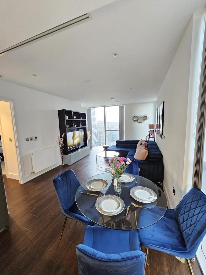 2 Bed Luxurious Canary Wharf * London