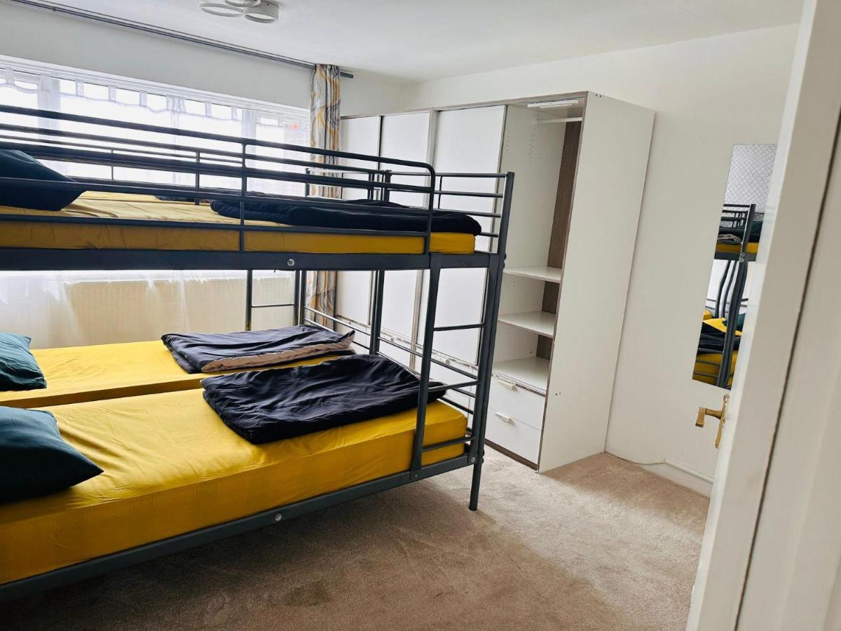 Spacious 2 Bedroom Flat 20mins To Oxford Street By Tube * London