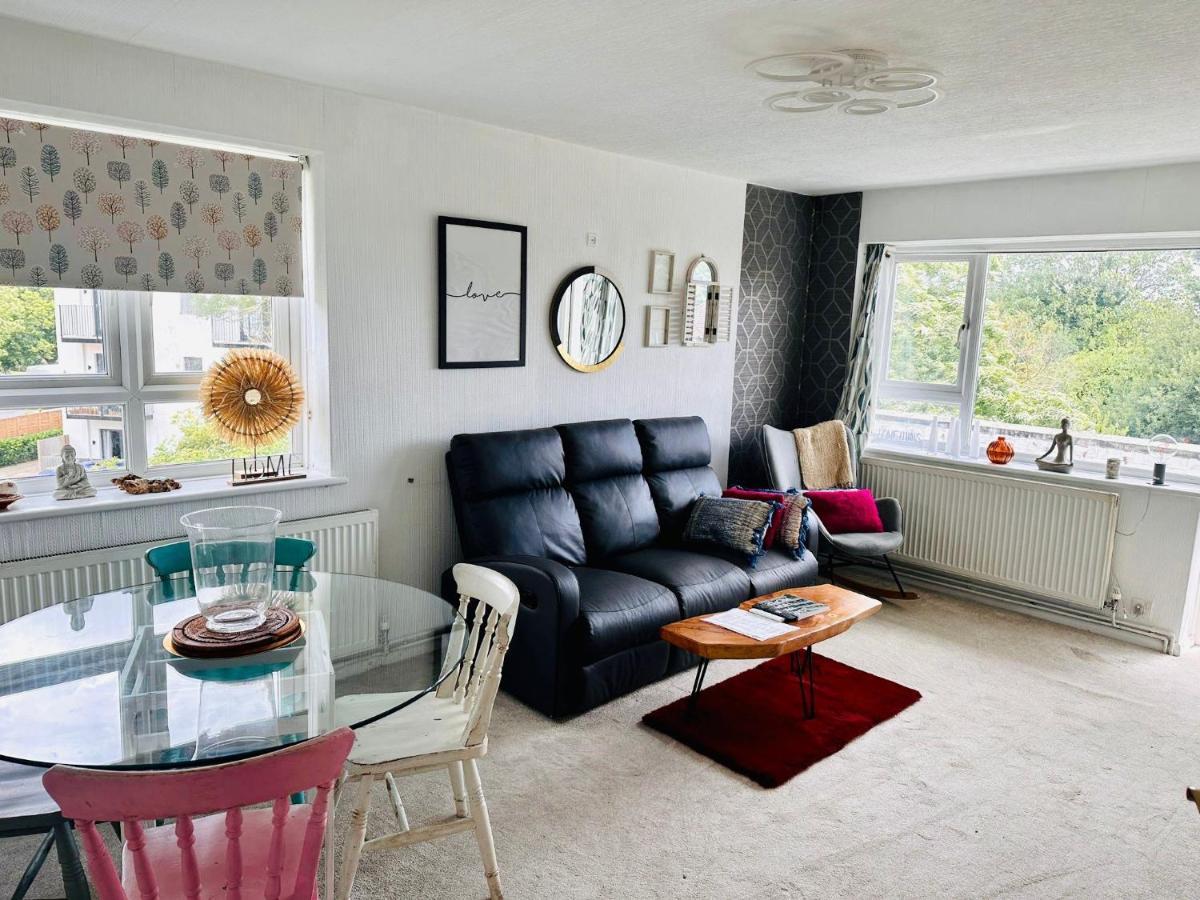 Spacious 2 Bedroom Flat 20mins To Oxford Street By Tube Apartment London