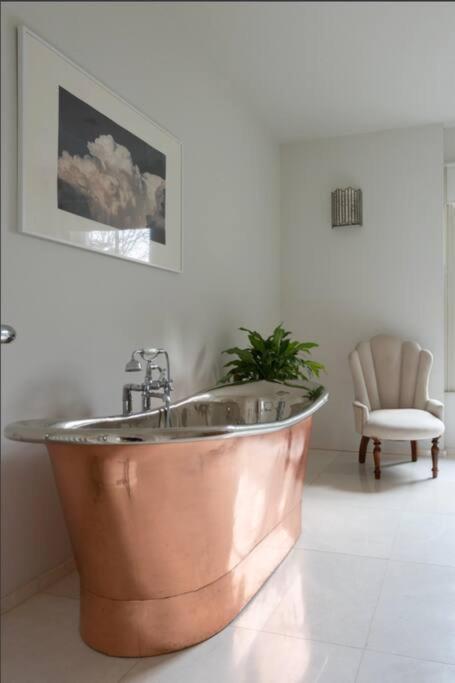 Stunning Soho House Style 3 Bed With Terrace, Near Notting Hill And Westfield * London