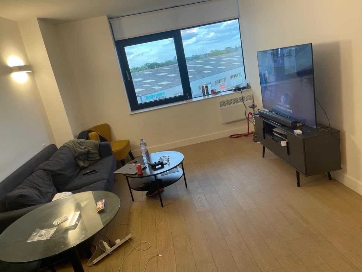 Appartement Lovely Bright, Modern 1-bed Londen