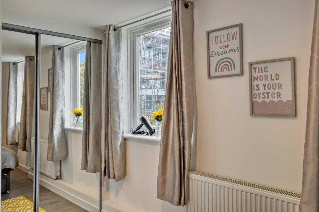 Appartement Hidden Gem In Battersea W/ Free Parking Londen