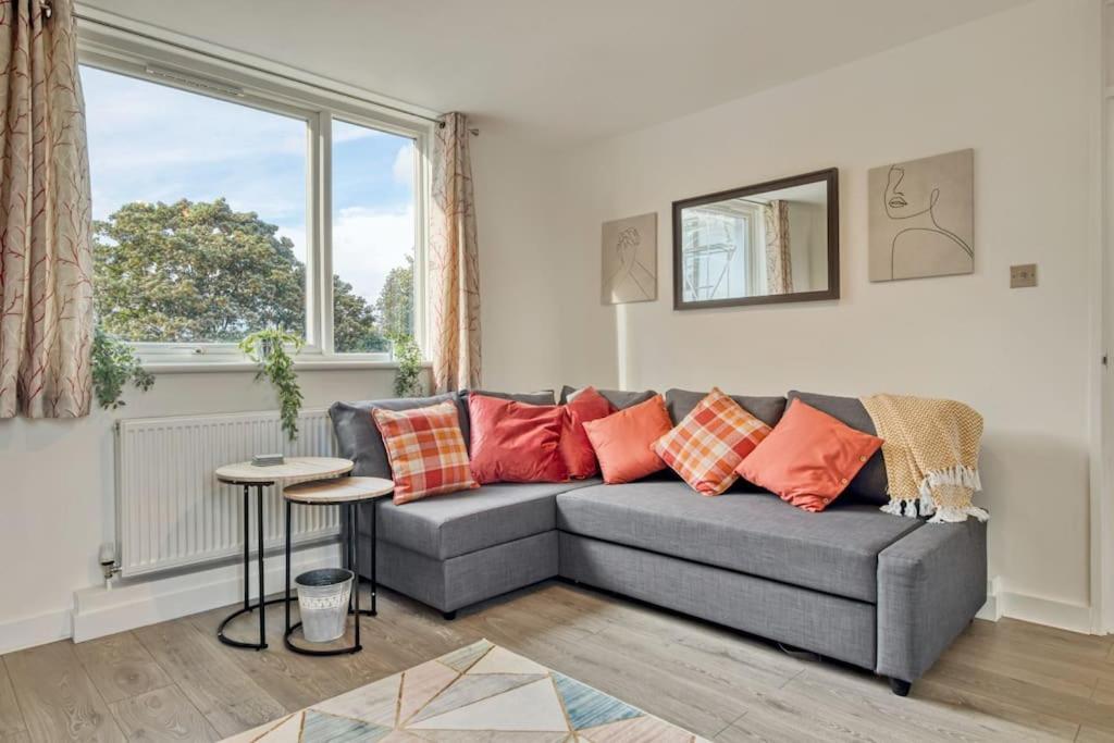 Hidden Gem In Battersea W/ Free Parking Londen