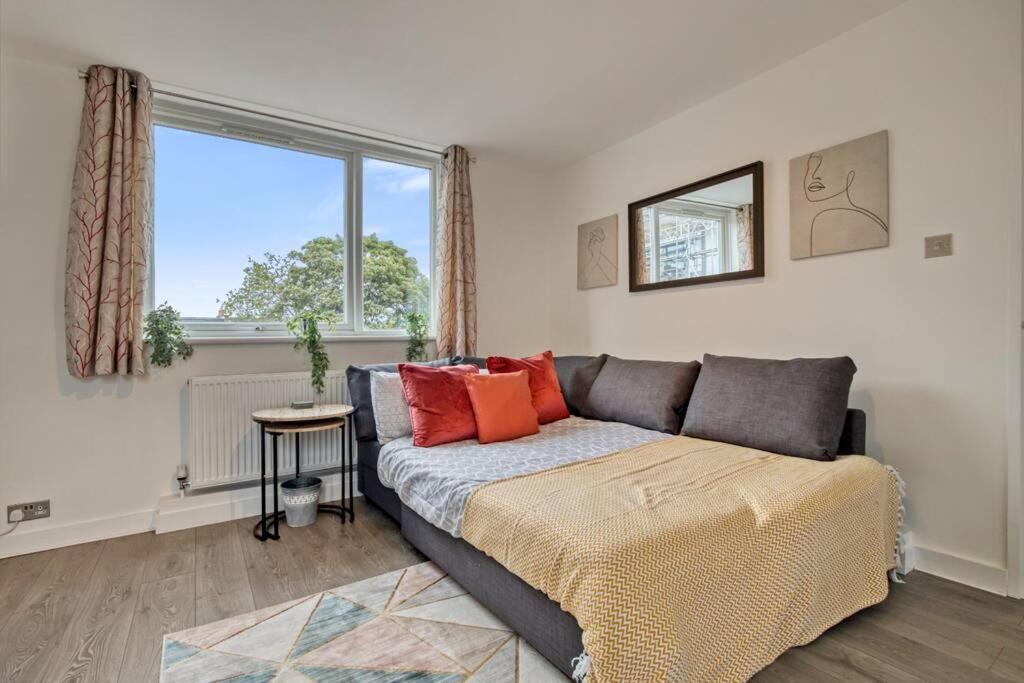 Hidden Gem In Battersea W/ Free Parking Appartement *