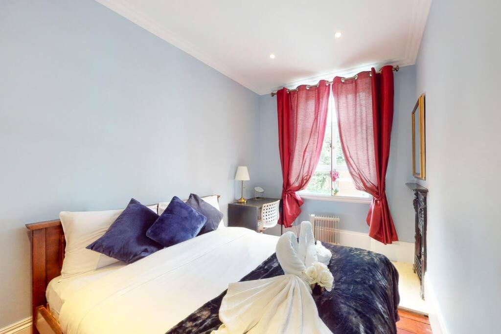Classic Mayfair 1 Bedroom *