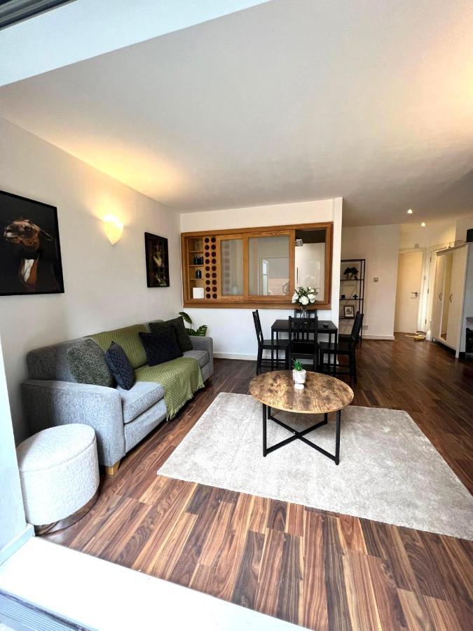 Appartement 1 Bedroom Flat With Free Parking In Canary Wharf Near Musuem *
