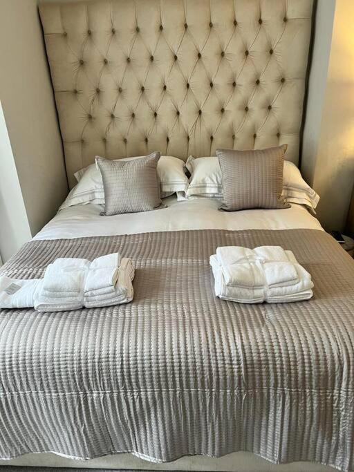 Leyla's Stunning London