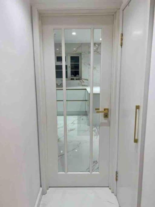 Premium Private Minutes To Central Apartment London
