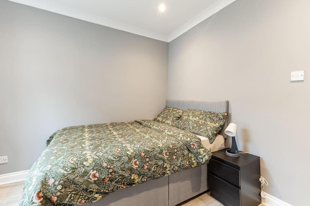 Apartment Cozy 3-bedroom Flat In Willesden *