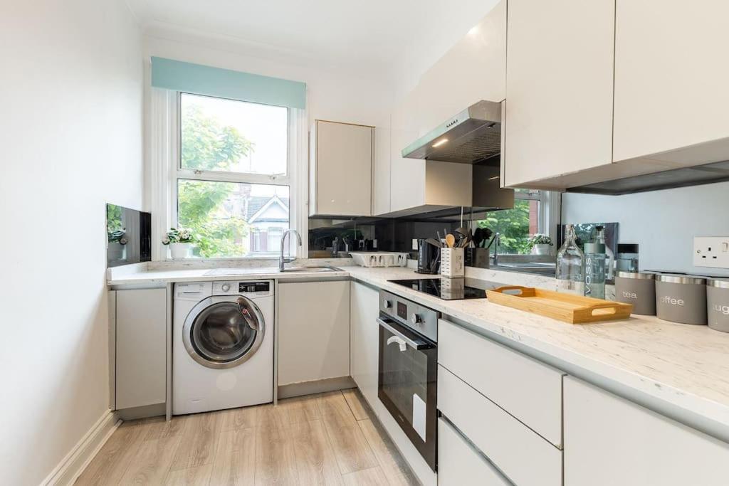 Cozy 3-bedroom Flat In Willesden Apartment *