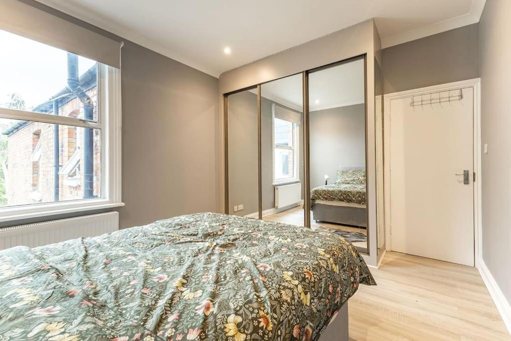 Apartment Cozy 3-bedroom Flat In Willesden *