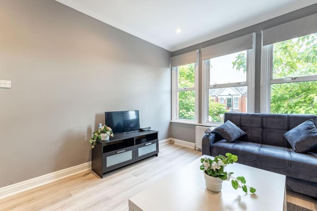 Apartment Cozy 3-bedroom Flat In Willesden